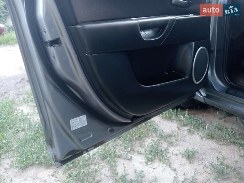 Седан Mazda 3 2004 в Полтаве