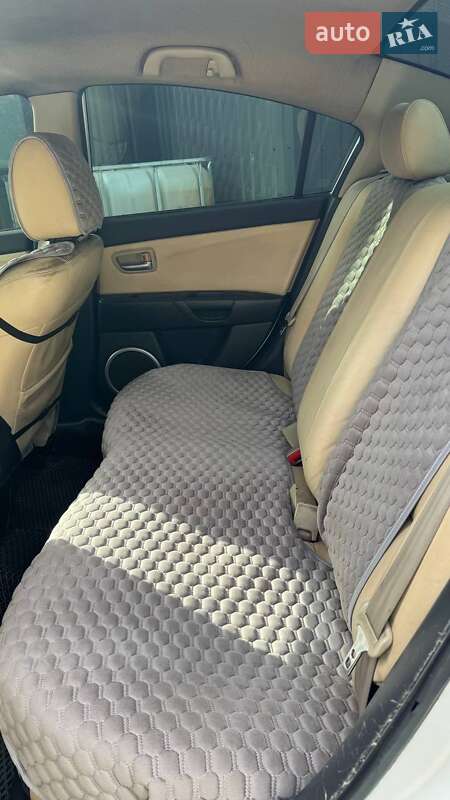 Седан Mazda 3 2004 в Львове