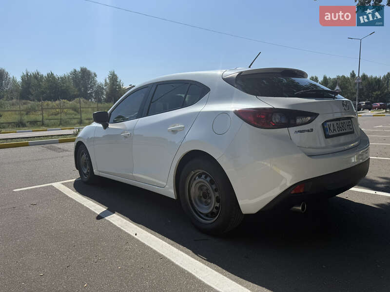 Хэтчбек Mazda 3 2015 в Киеве