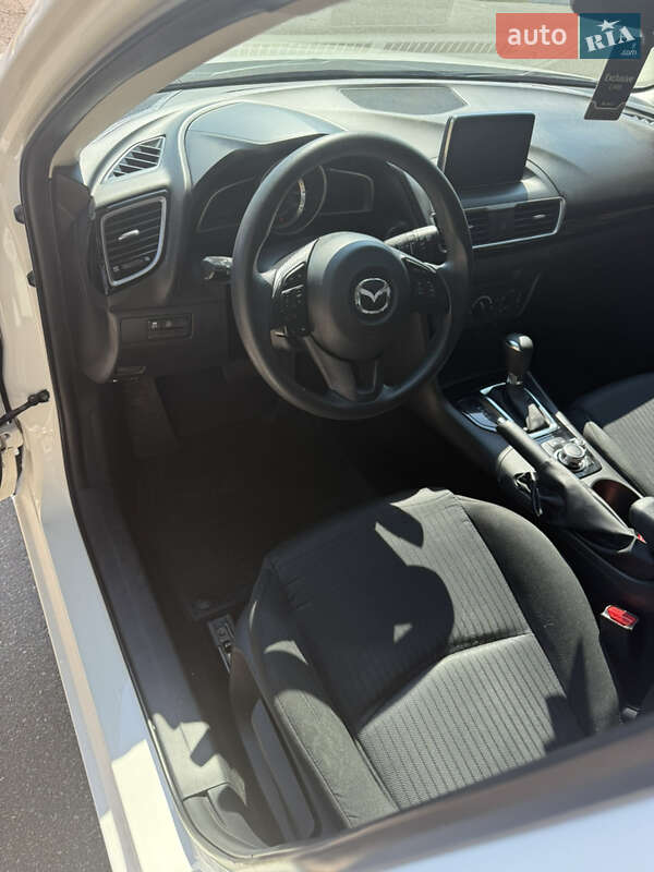 Хэтчбек Mazda 3 2015 в Киеве