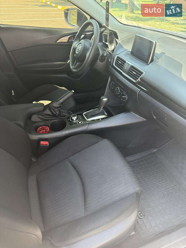 Хэтчбек Mazda 3 2015 в Киеве