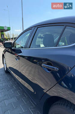 Седан Mazda 3 2017 в 