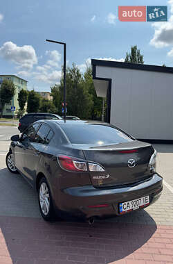 Седан Mazda 3 2012 в 