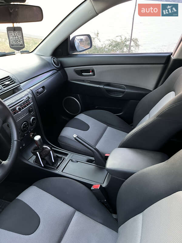 Хэтчбек Mazda 3 2006 в Николаеве