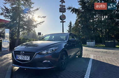 Седан Mazda 3 2015 в Львове