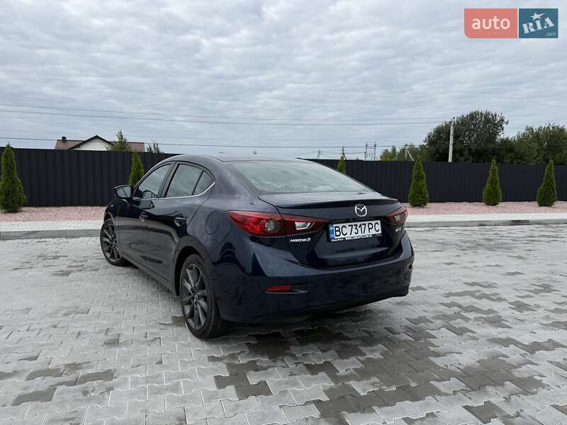 Седан Mazda 3 2018 в 