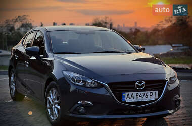 Седан Mazda 3 2015 в Киеве