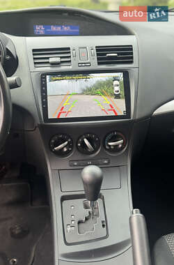 Седан Mazda 3 2013 в 