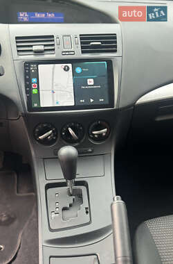 Седан Mazda 3 2013 в 
