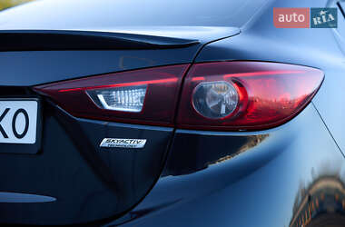 Седан Mazda 3 2014 в 