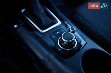 Седан Mazda 3 2014 в 