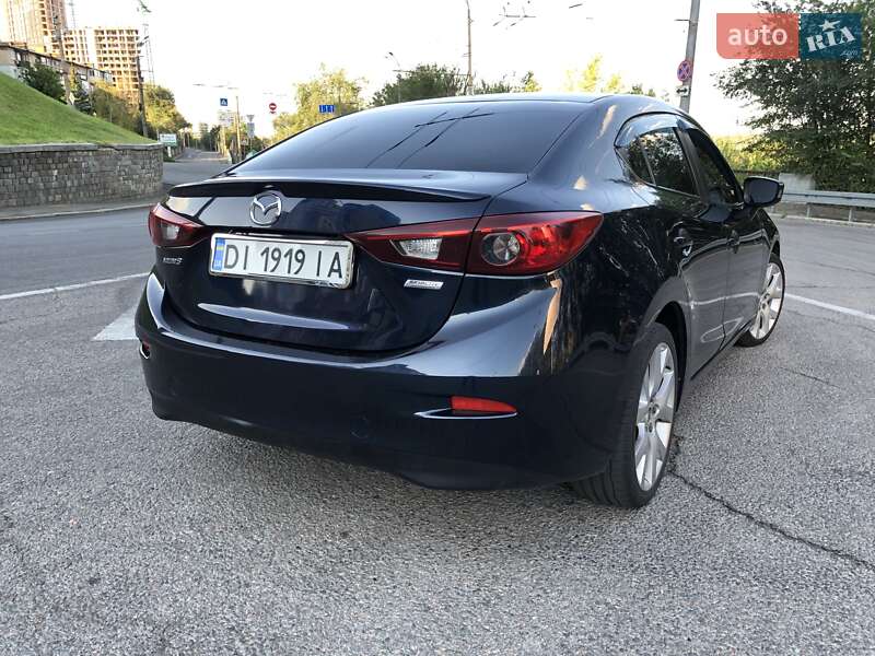 Седан Mazda 3 2014 в Днепре