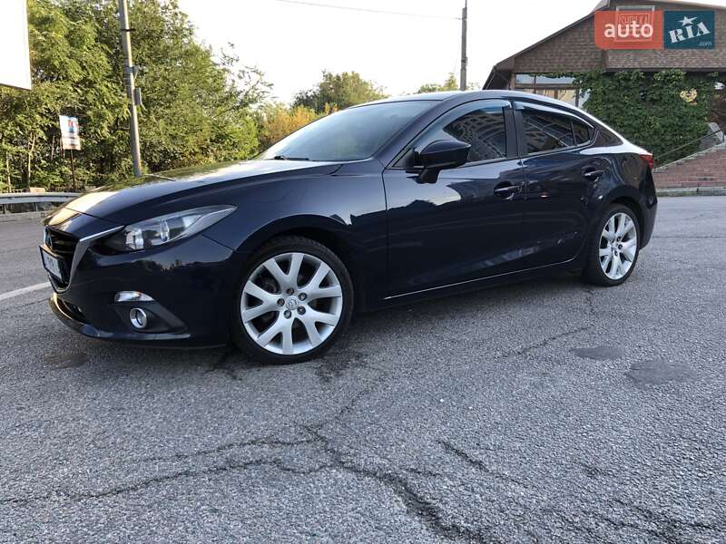 Седан Mazda 3 2014 в Днепре