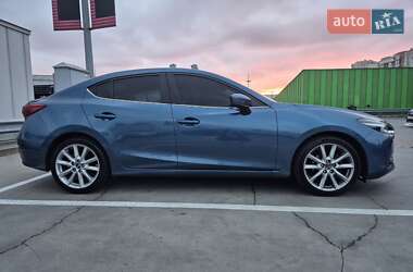 Седан Mazda 3 2017 в 