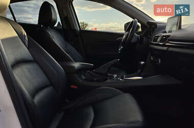 Седан Mazda 3 2015 в 