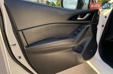 Седан Mazda 3 2015 в 