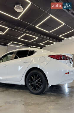 Седан Mazda 3 2015 в 