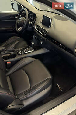 Седан Mazda 3 2015 в 