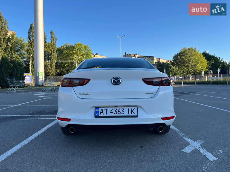 Седан Mazda 3 2021 в Ивано-Франковске