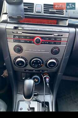 Седан Mazda 3 2006 в 