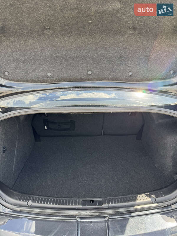 Седан Mazda 3 2008 в Черновцах