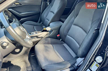 Седан Mazda 3 2015 в 