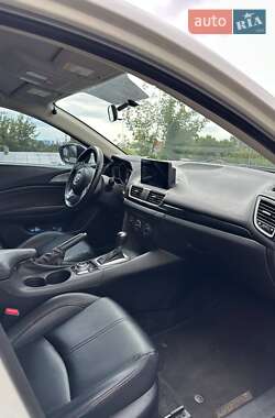 Седан Mazda 3 2013 в 