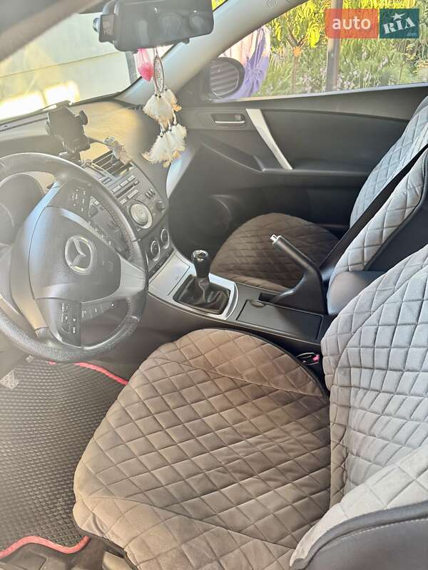 Хэтчбек Mazda 3 2011 в Виннице