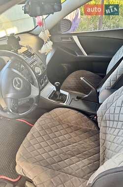 Хэтчбек Mazda 3 2011 в 