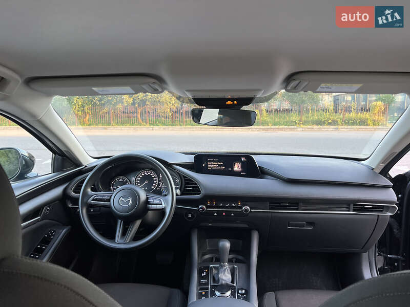 Седан Mazda 3 2020 в Бродах