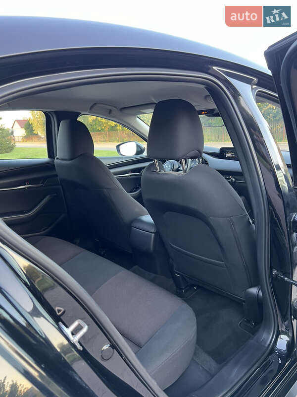 Седан Mazda 3 2020 в Бродах