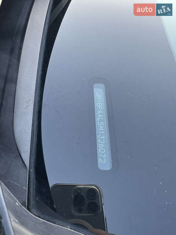 Седан Mazda 3 2020 в Бродах