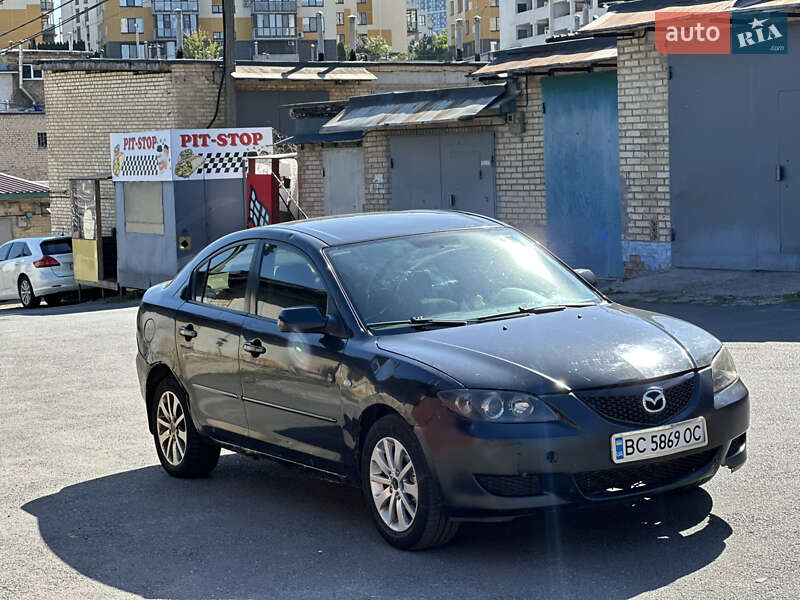 Седан Mazda 3 2004 в Киеве