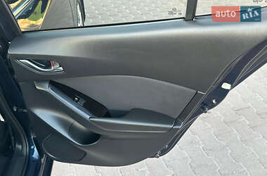 Седан Mazda 3 2018 в 