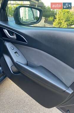 Седан Mazda 3 2015 в 
