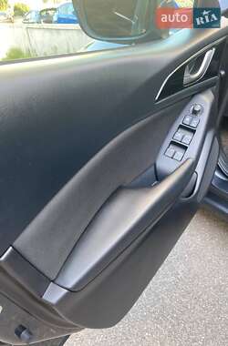 Седан Mazda 3 2015 в 