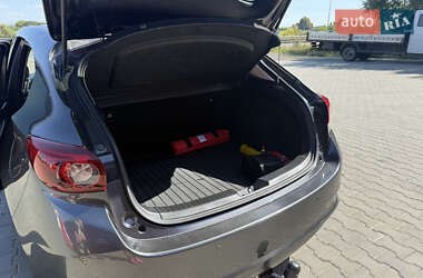 Хэтчбек Mazda 3 2017 в 