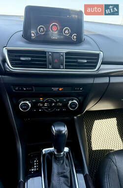 Хэтчбек Mazda 3 2017 в 