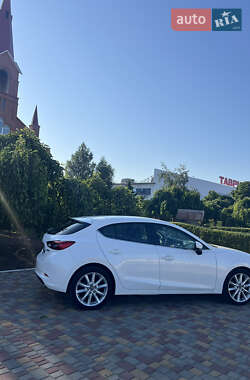 Хэтчбек Mazda 3 2017 в 