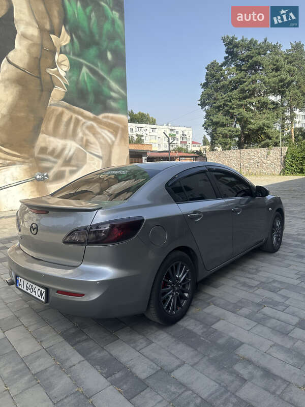 Седан Mazda 3 2012 в Охтирці