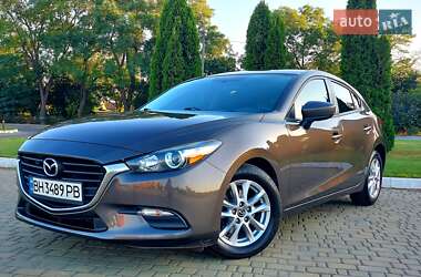 Хэтчбек Mazda 3 2016 в 