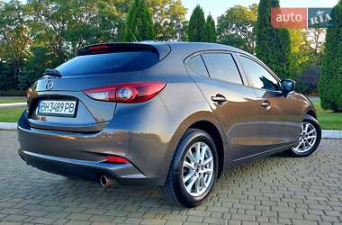 Хэтчбек Mazda 3 2016 в 