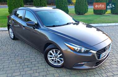 Хэтчбек Mazda 3 2016 в 