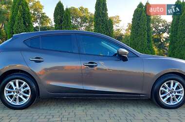 Хэтчбек Mazda 3 2016 в 