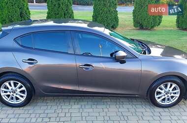 Хэтчбек Mazda 3 2016 в 