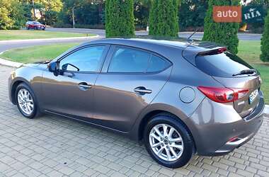 Хэтчбек Mazda 3 2016 в 