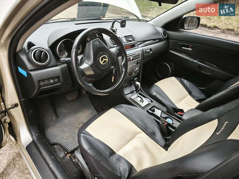 Седан Mazda 3 2006 в Чугуєві