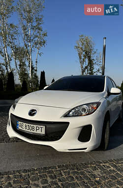 Седан Mazda 3 2011 в 