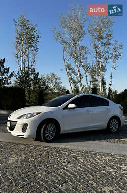 Седан Mazda 3 2011 в 