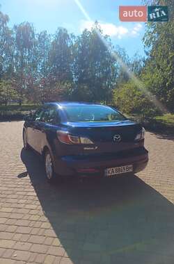 Седан Mazda 3 2013 в 